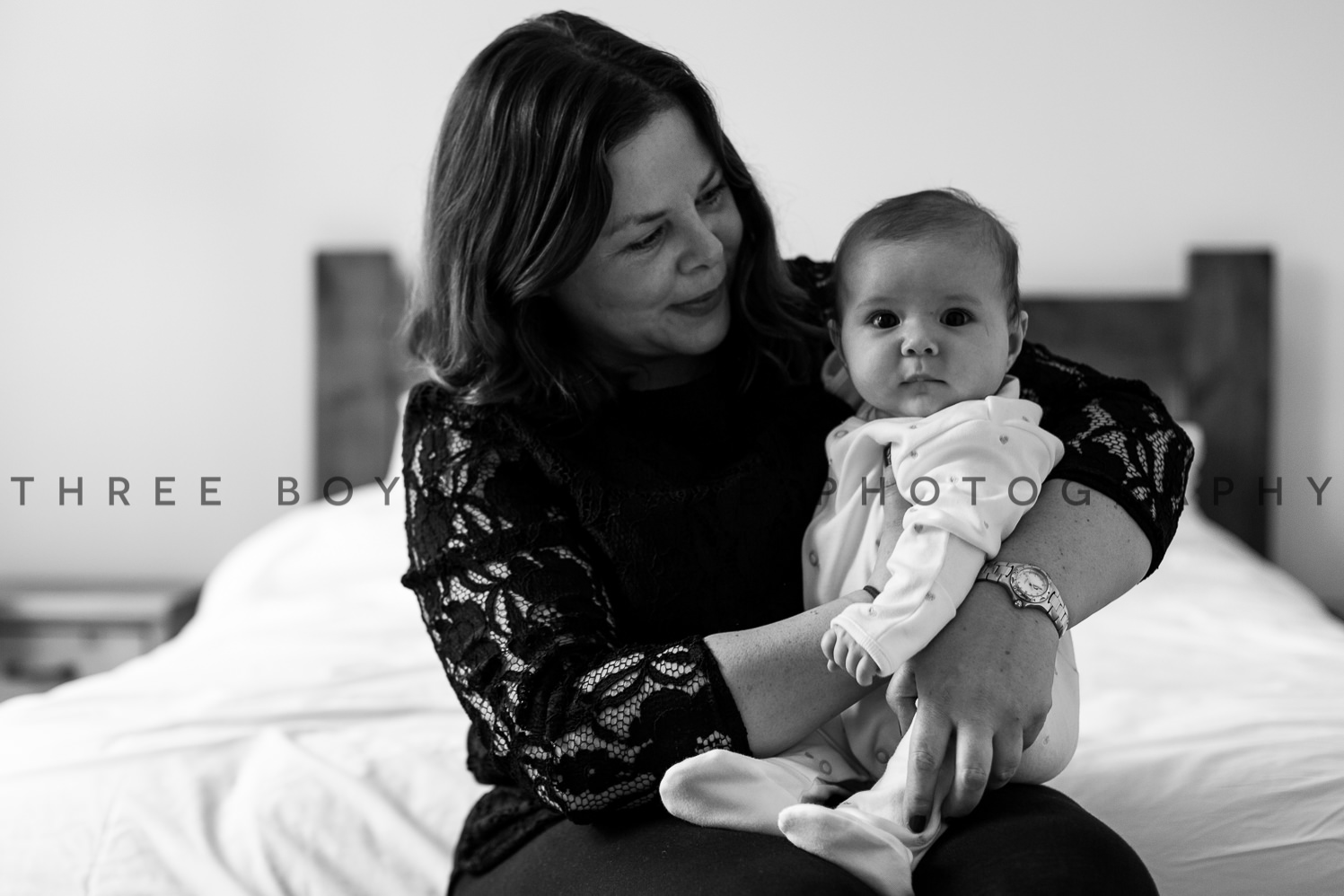 lifestyle-photography-baby-4months-blackandwhite