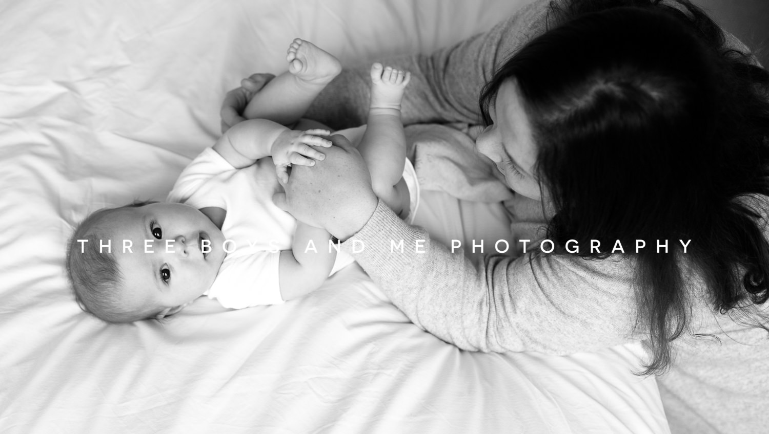 lifestyle baby photography black and white