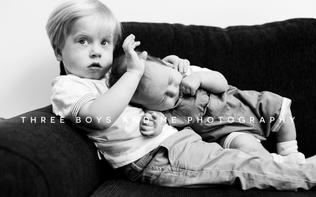 A wonderful Lifestyle shoot in Camberwell for siblings 2 1/2 years and 6 weeks old