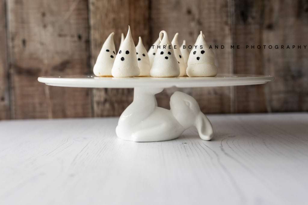 halloween ghost meringues on a rabbit cake stand