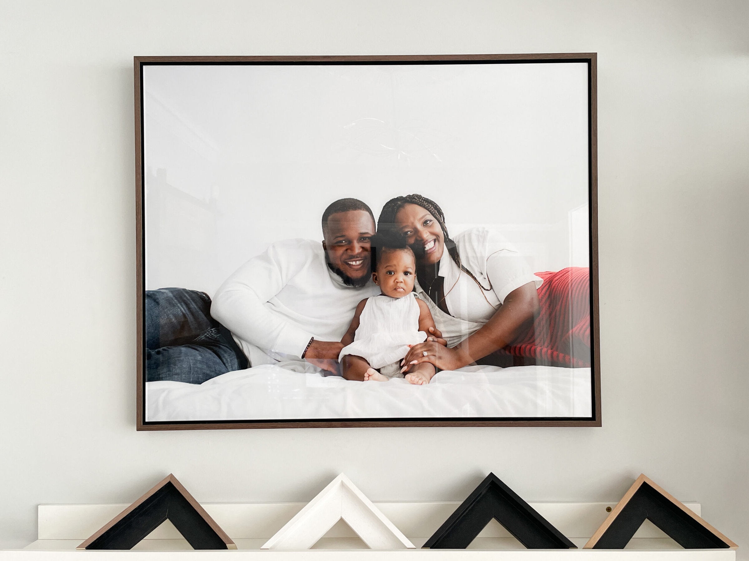 photograph of wall art, acrylic camden tray frame featuring beautiful family of 3 at my kent family photography studio