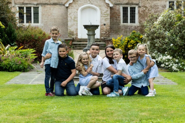 Grandchildren from 4 families all together for a Sevenoaks photoshoot as a gift for grandparents